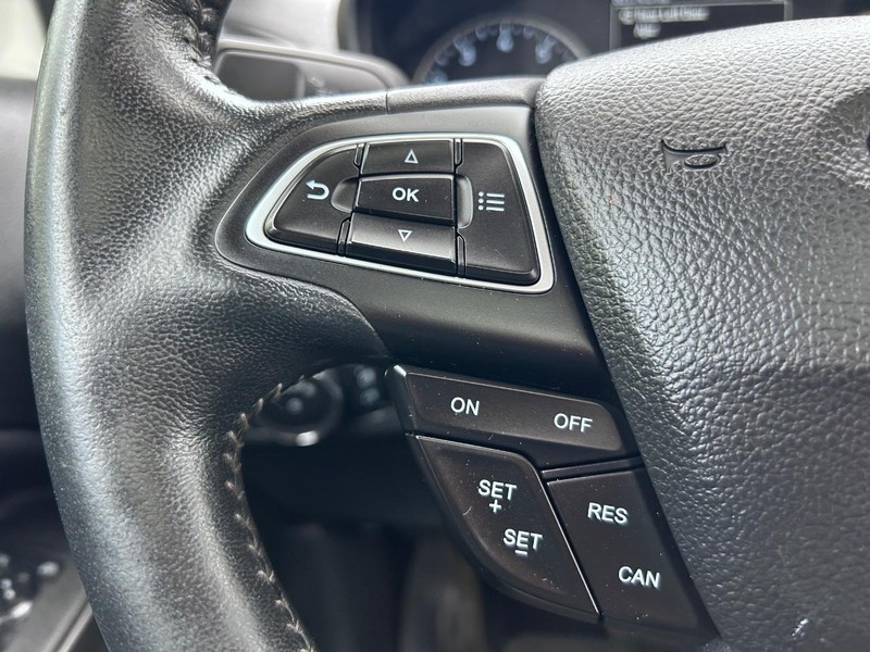 Ford EcoSport Vehicle Image 11