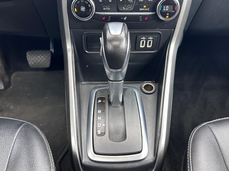Ford EcoSport Vehicle Image 15