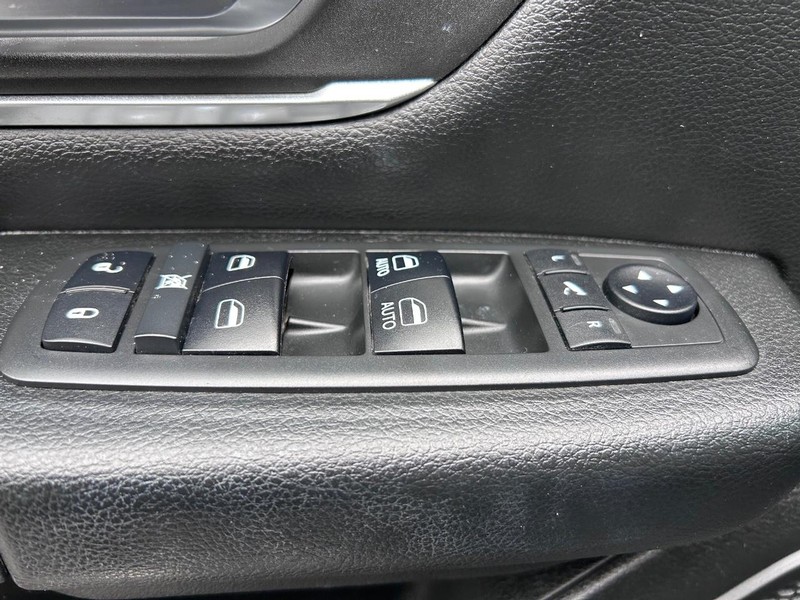 Ram 1500 Vehicle Image 16