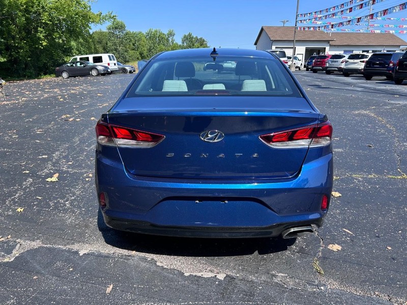 Hyundai Sonata Vehicle Image 04