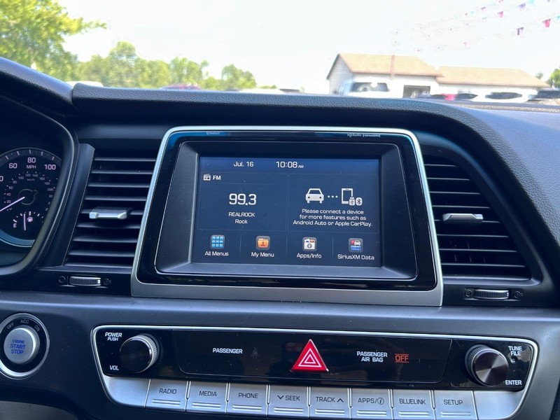 Hyundai Sonata Vehicle Image 14