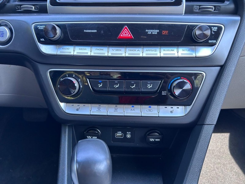 Hyundai Sonata Vehicle Image 15