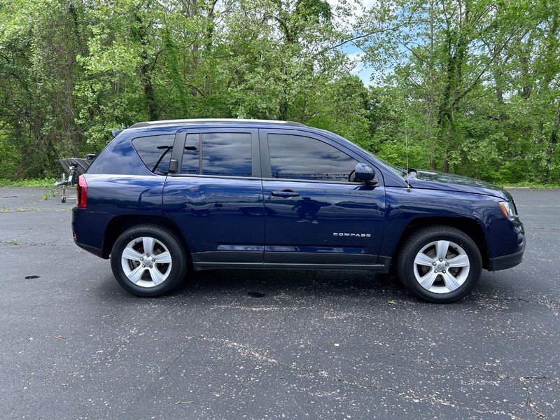 Jeep Compass Vehicle Image 02