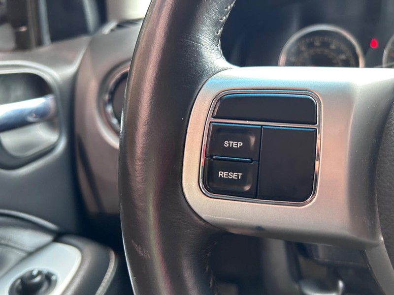 Jeep Compass Vehicle Image 10