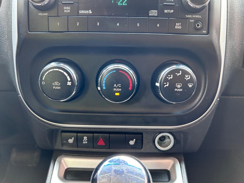 Jeep Compass Vehicle Image 13