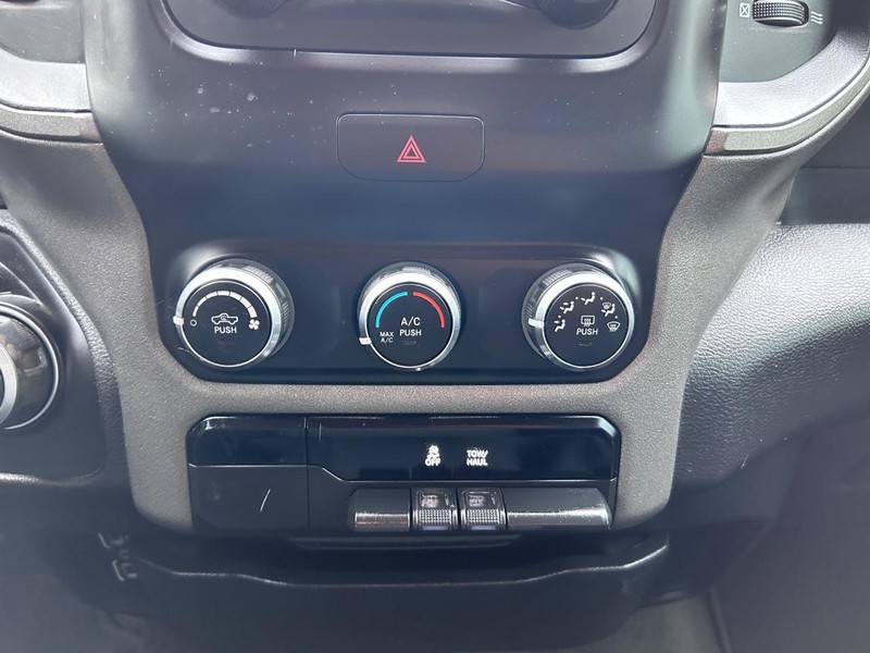 Ram 1500 Vehicle Image 13