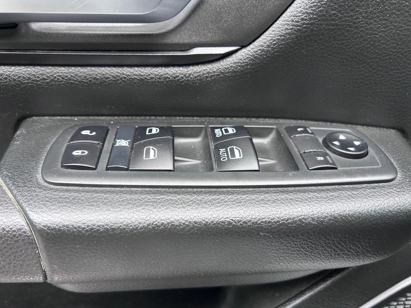 Ram 1500 Vehicle Image 16