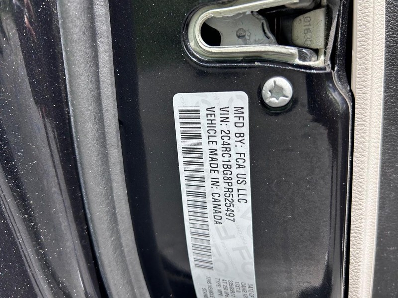 Chrysler Pacifica Vehicle Image 24