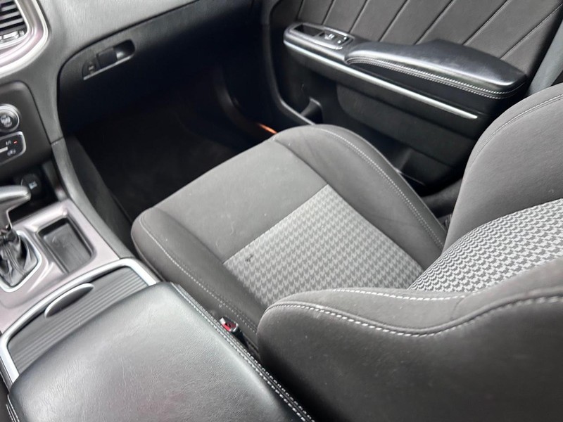 Dodge Charger Vehicle Image 15
