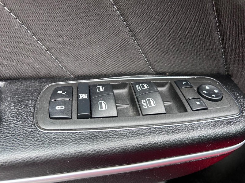 Dodge Charger Vehicle Image 16