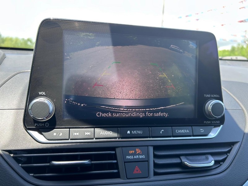 Nissan Altima Vehicle Image 19