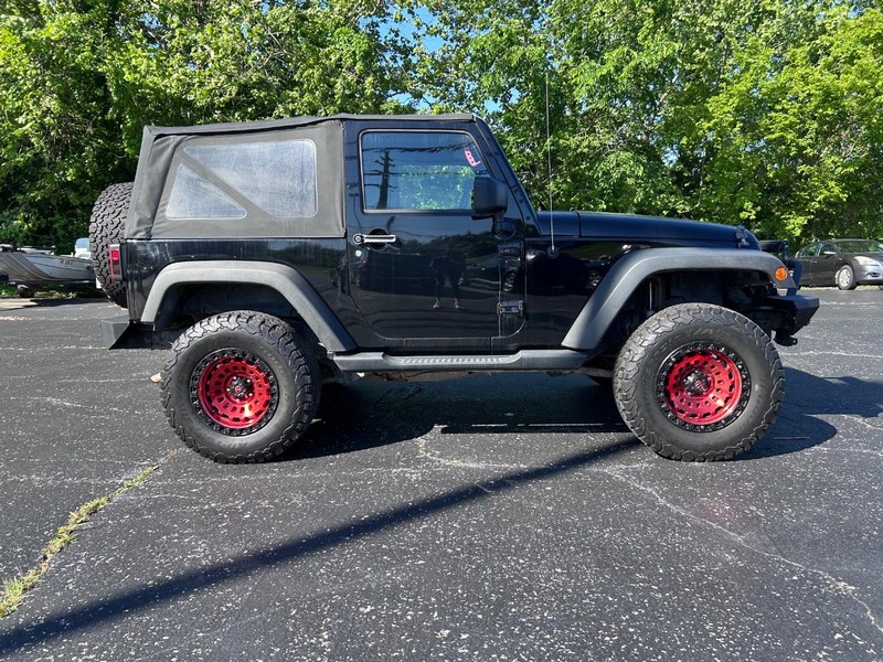 Jeep Wrangler Vehicle Image 02