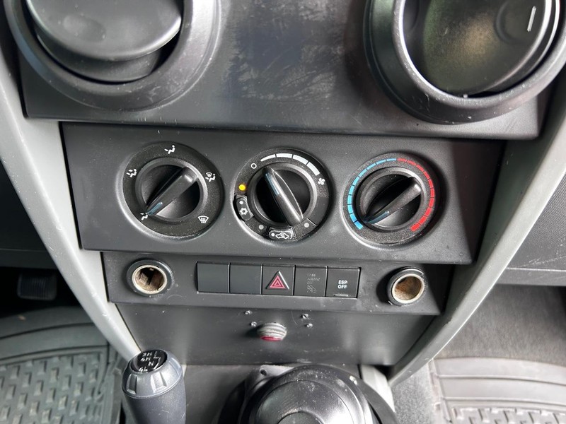 Jeep Wrangler Vehicle Image 11