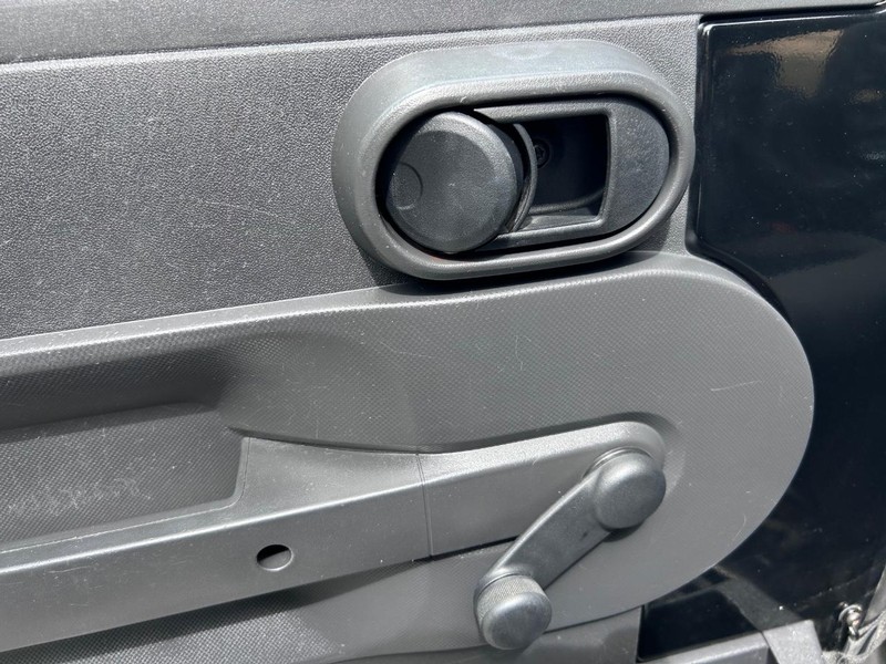 Jeep Wrangler Vehicle Image 14