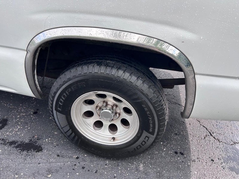Chevrolet Silverado 1500 Vehicle Image 06