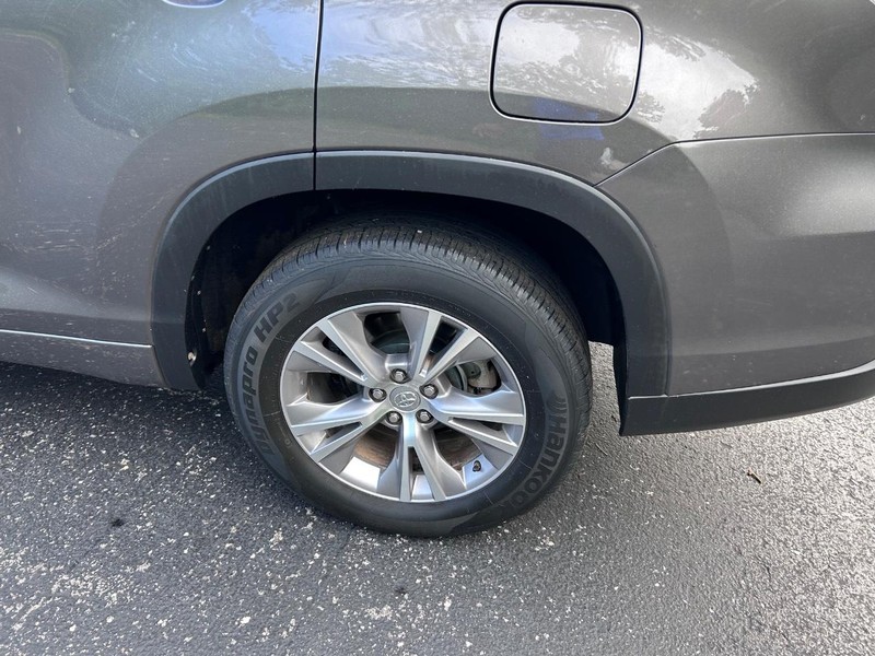 Toyota Highlander Vehicle Image 07