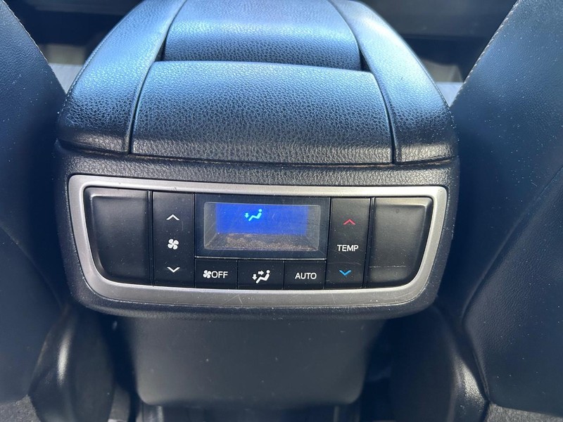 Toyota Highlander Vehicle Image 10