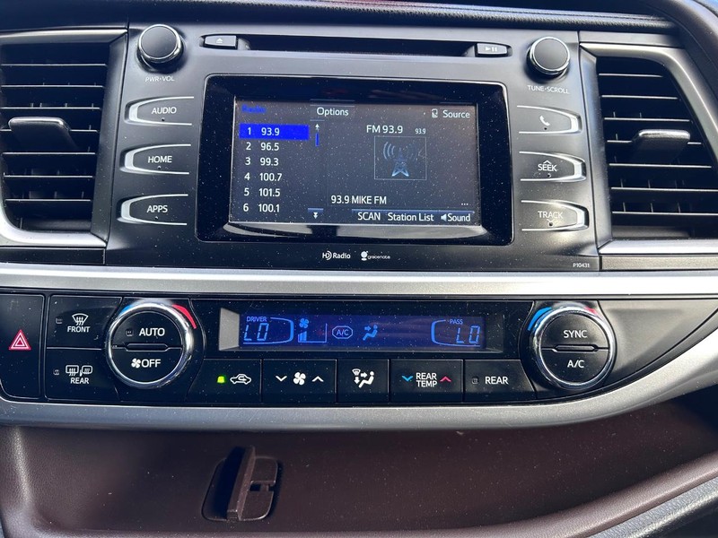 Toyota Highlander Vehicle Image 15