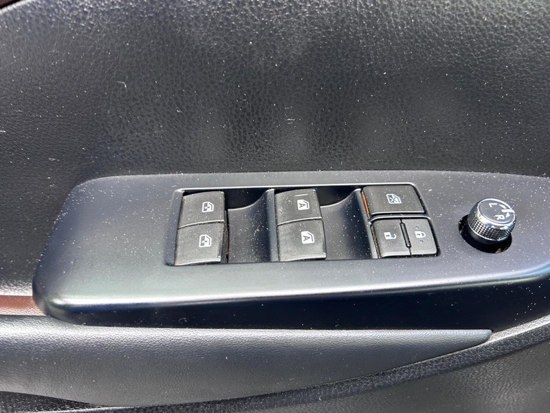 Toyota Highlander Vehicle Image 19