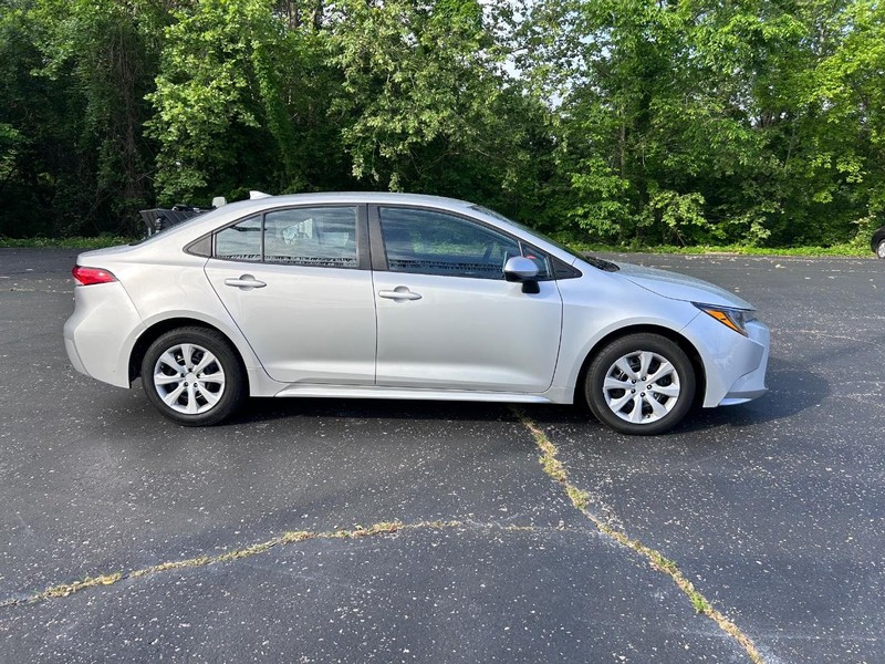 Toyota Corolla Vehicle Image 02