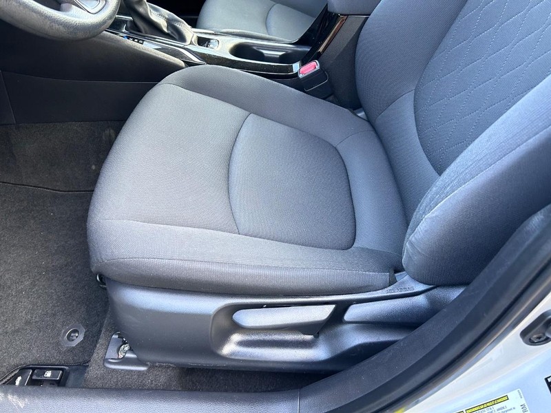 Toyota Corolla Vehicle Image 17