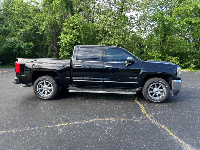 Chevrolet Silverado 1500 Vehicle Image 02