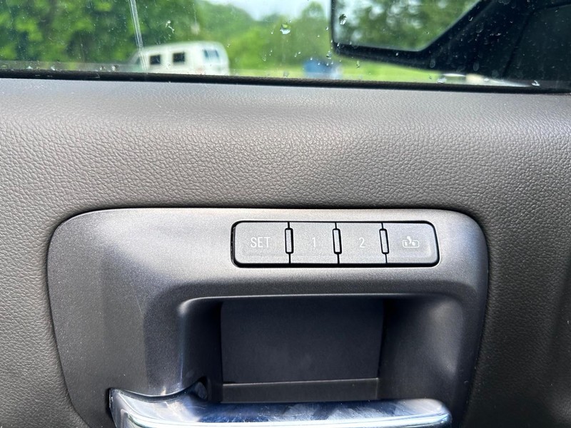 Chevrolet Silverado 1500 Vehicle Image 16