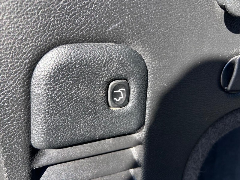 Jeep Grand Cherokee Vehicle Image 06