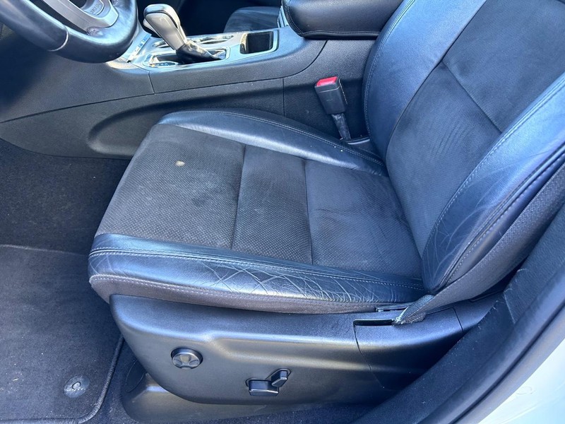 Jeep Grand Cherokee Vehicle Image 18