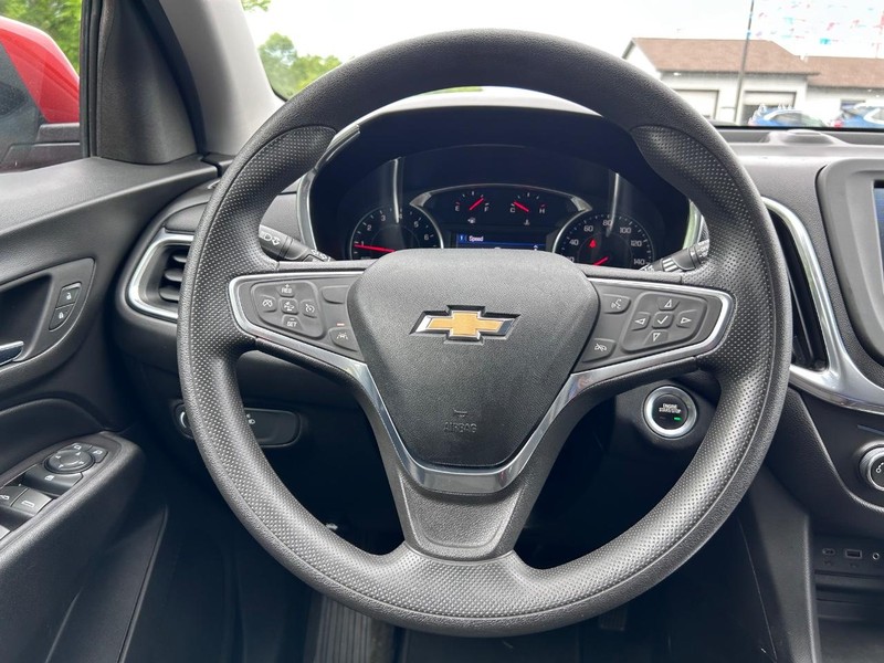 Chevrolet Equinox Vehicle Image 09