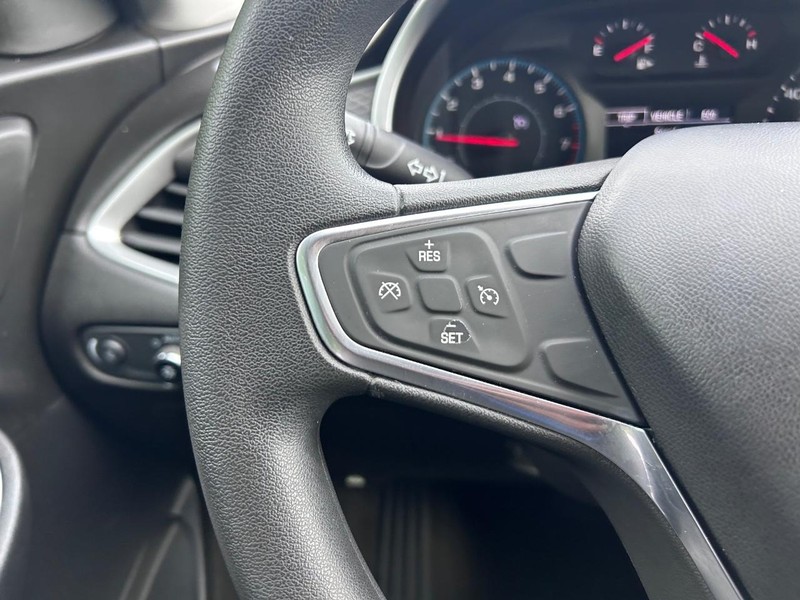 Chevrolet Malibu Vehicle Image 10