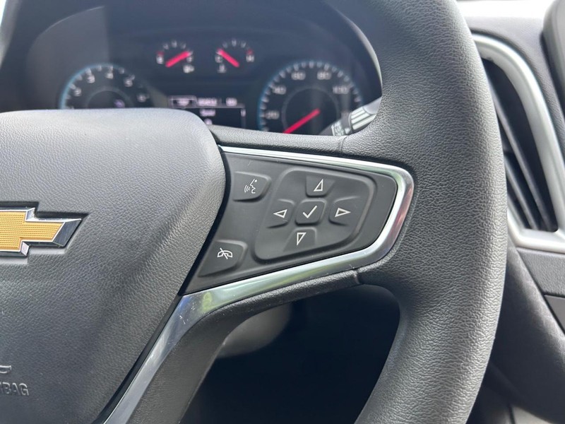 Chevrolet Malibu Vehicle Image 11