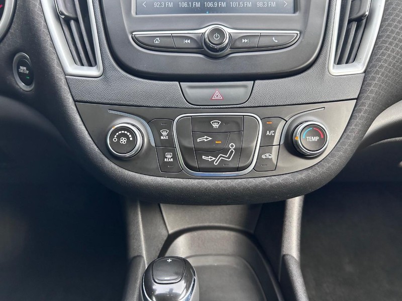 Chevrolet Malibu Vehicle Image 13