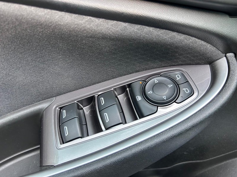 Chevrolet Malibu Vehicle Image 16