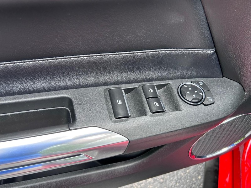 Ford Mustang Vehicle Image 21