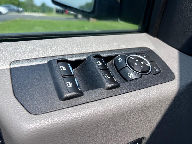 Ford F-150 Vehicle Image 16