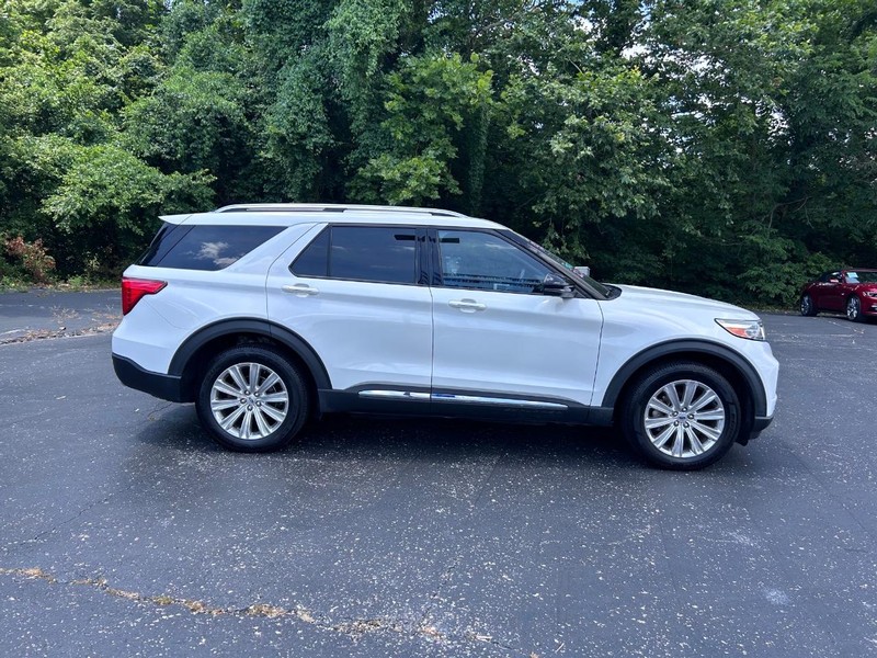 Ford Explorer Vehicle Image 02