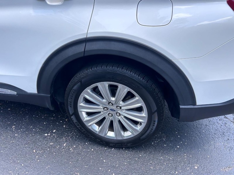 Ford Explorer Vehicle Image 07