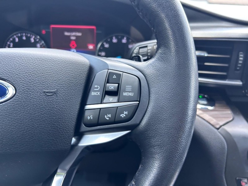 Ford Explorer Vehicle Image 15