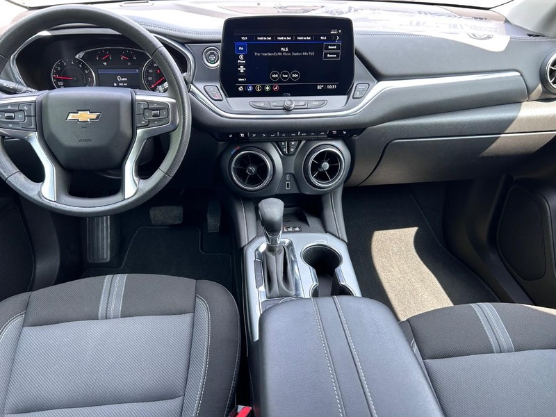 Chevrolet Blazer Vehicle Image 09