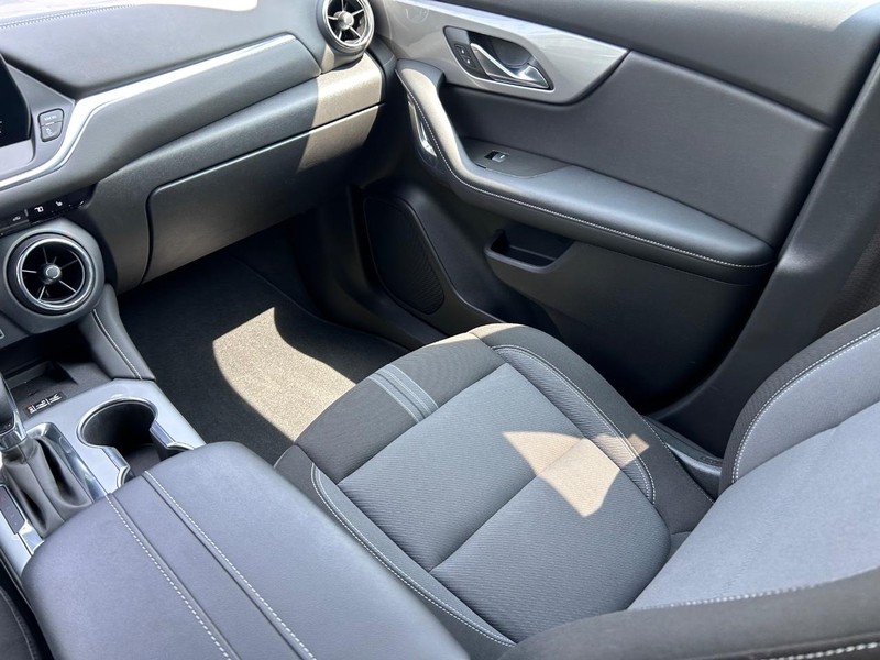 Chevrolet Blazer Vehicle Image 16