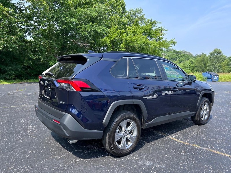 Toyota RAV4 Vehicle Image 03
