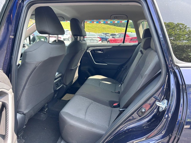 Toyota RAV4 Vehicle Image 07