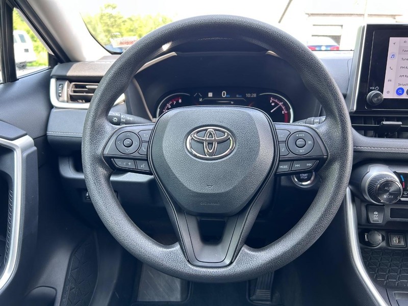 Toyota RAV4 Vehicle Image 09