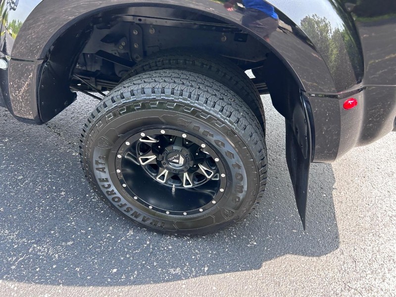 Ford Super Duty F-350 DRW Vehicle Image 06