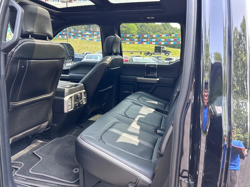 Ford Super Duty F-350 DRW Vehicle Image 07