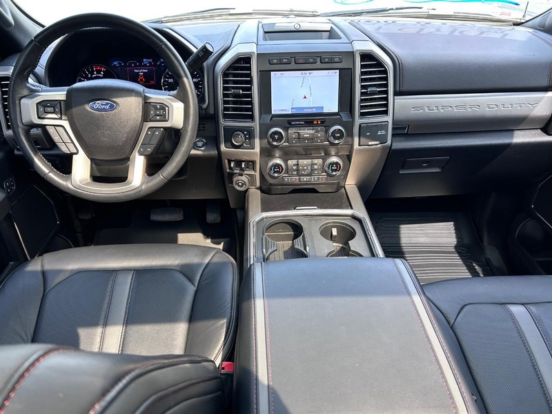 Ford Super Duty F-350 DRW Vehicle Image 09