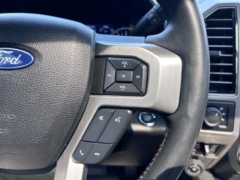 Ford Super Duty F-350 DRW Vehicle Image 12