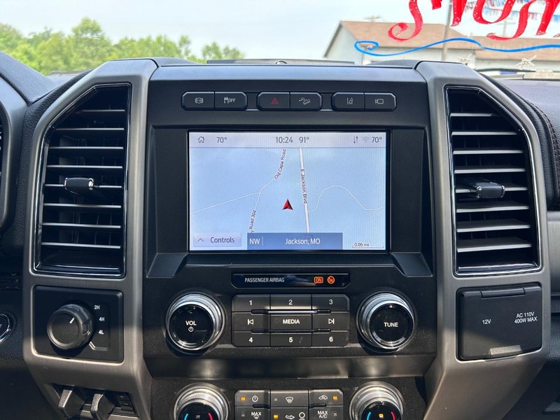 Ford Super Duty F-350 DRW Vehicle Image 13