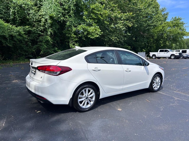 Kia Forte Vehicle Image 03